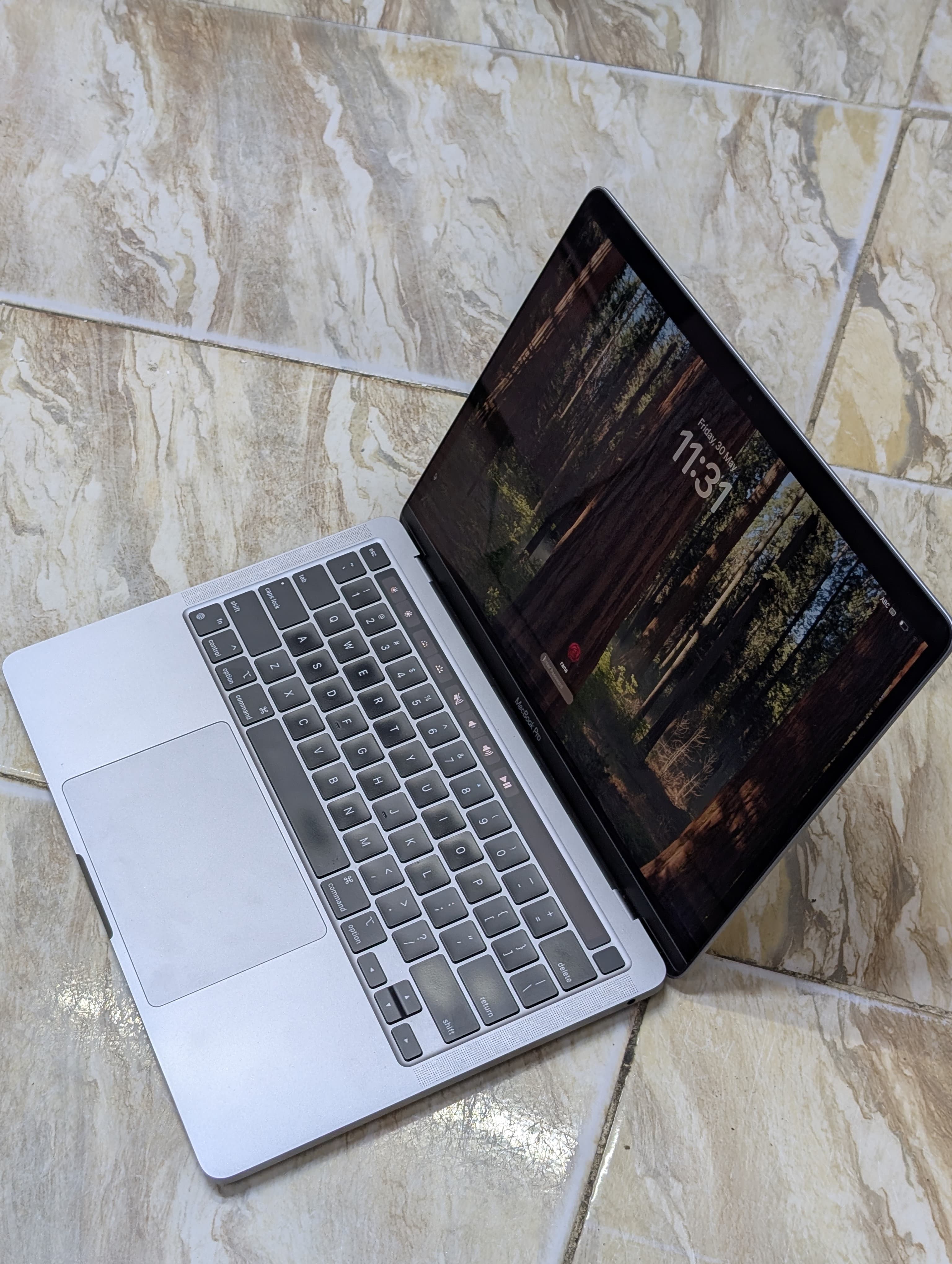 MACBOOK PRO M1 (2338)